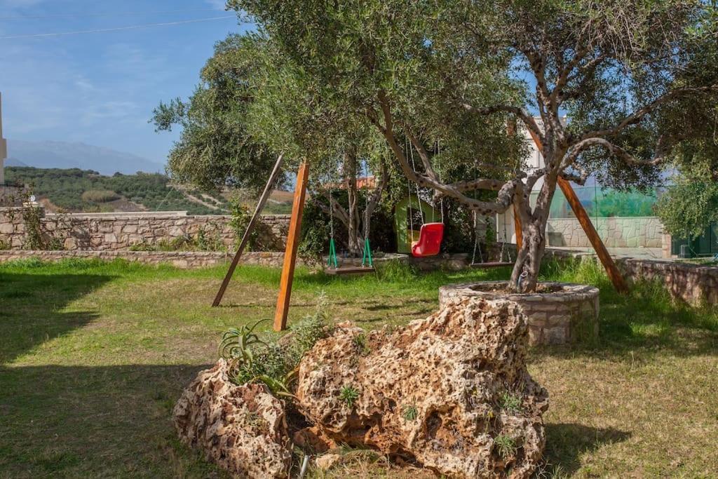 Olive Tree Farm 200M From The Beach 에피스코피 외부 사진
