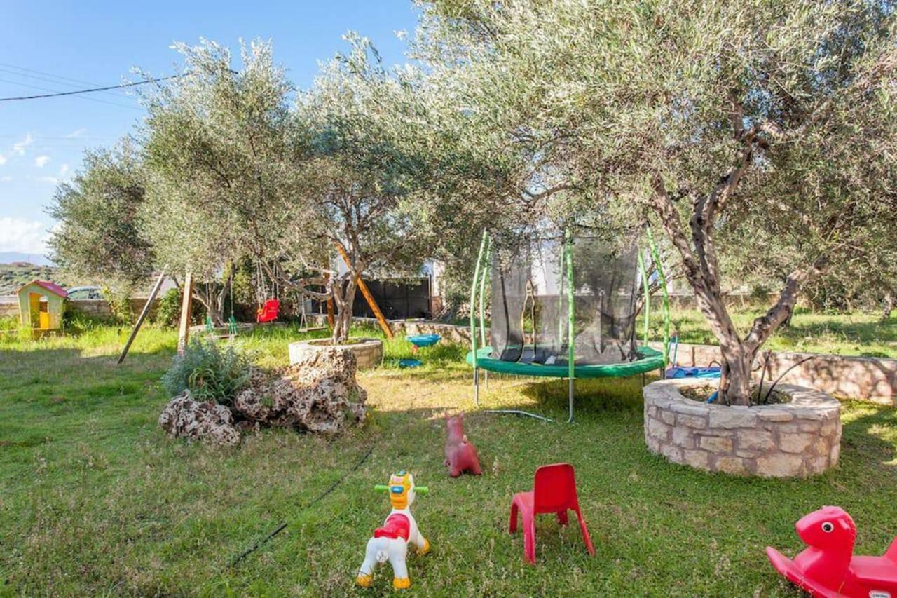 Olive Tree Farm 200M From The Beach 에피스코피 외부 사진