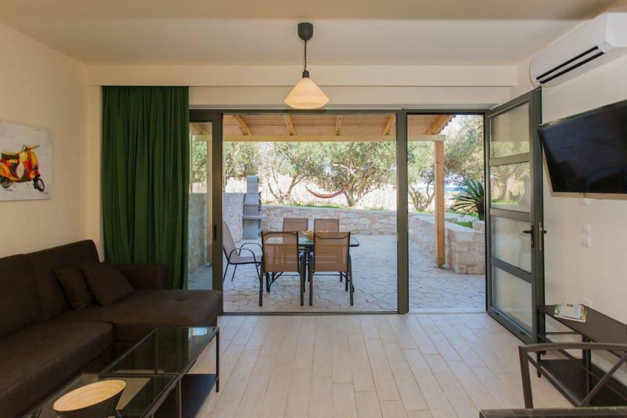 Olive Tree Farm 200M From The Beach 에피스코피 외부 사진